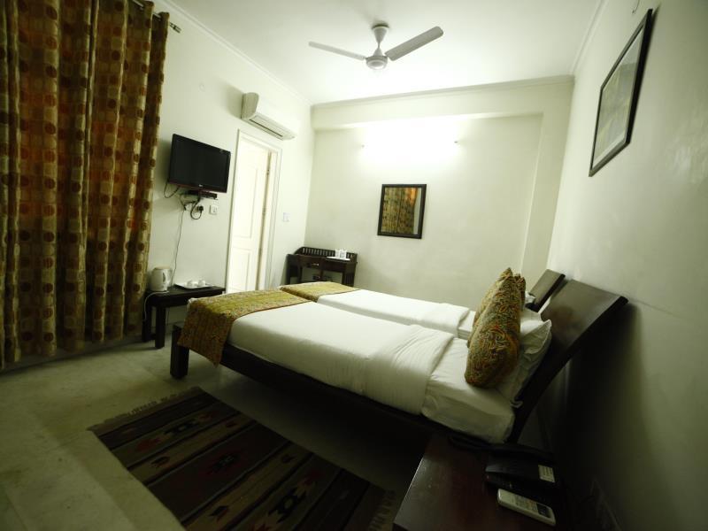 Hotel Mehra Residency At The Airport Neu-Delhi Exterior foto