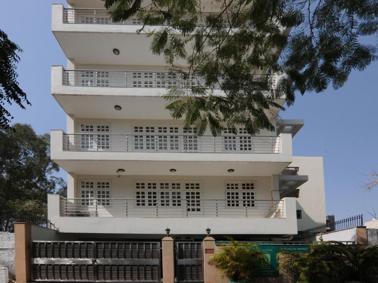 Hotel Mehra Residency At The Airport Neu-Delhi Exterior foto