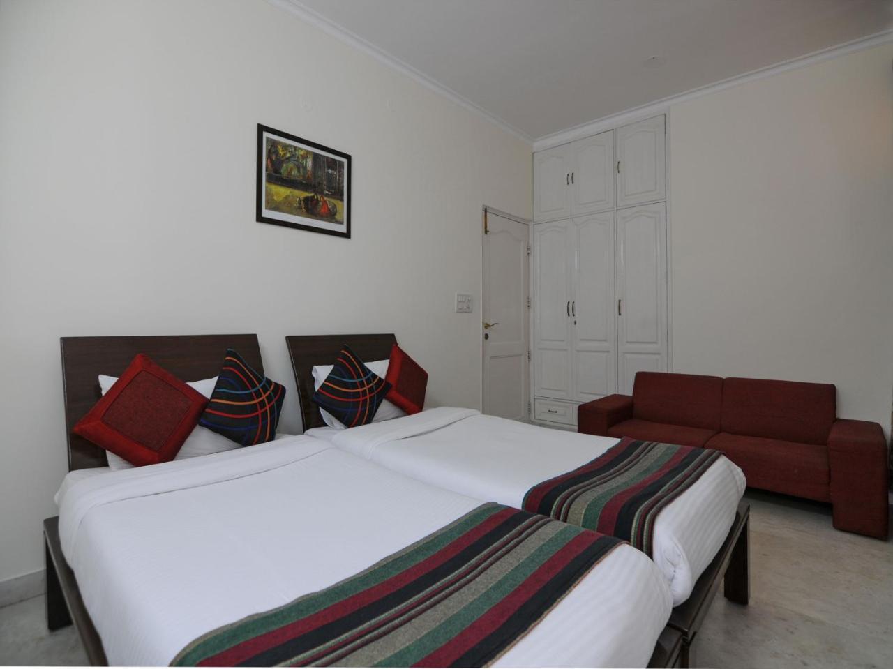 Hotel Mehra Residency At The Airport Neu-Delhi Exterior foto